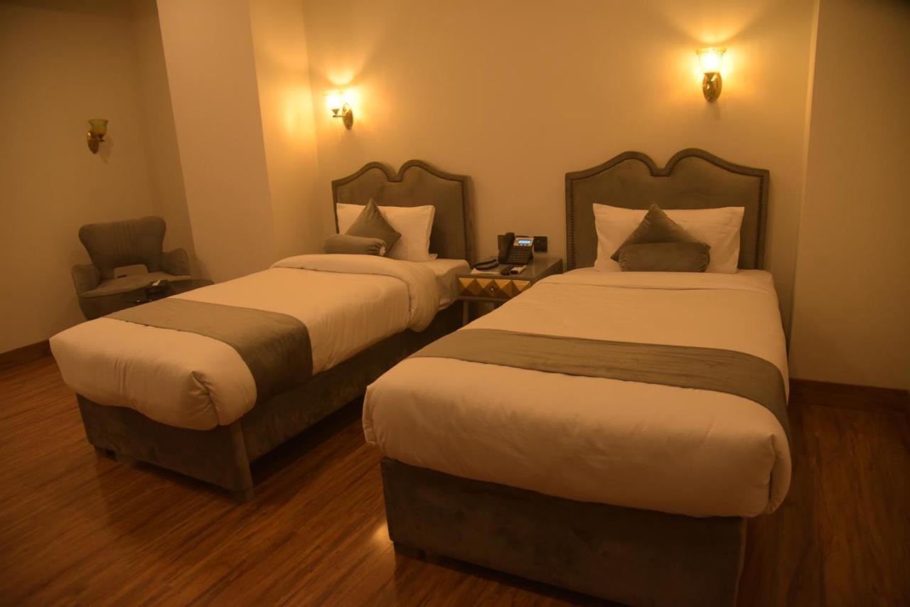 The Rich Hotel & Apartments Lahore Exterior foto