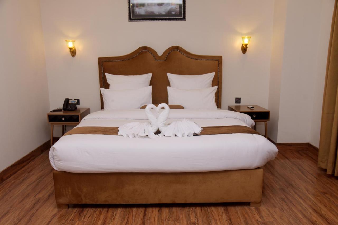 The Rich Hotel & Apartments Lahore Exterior foto
