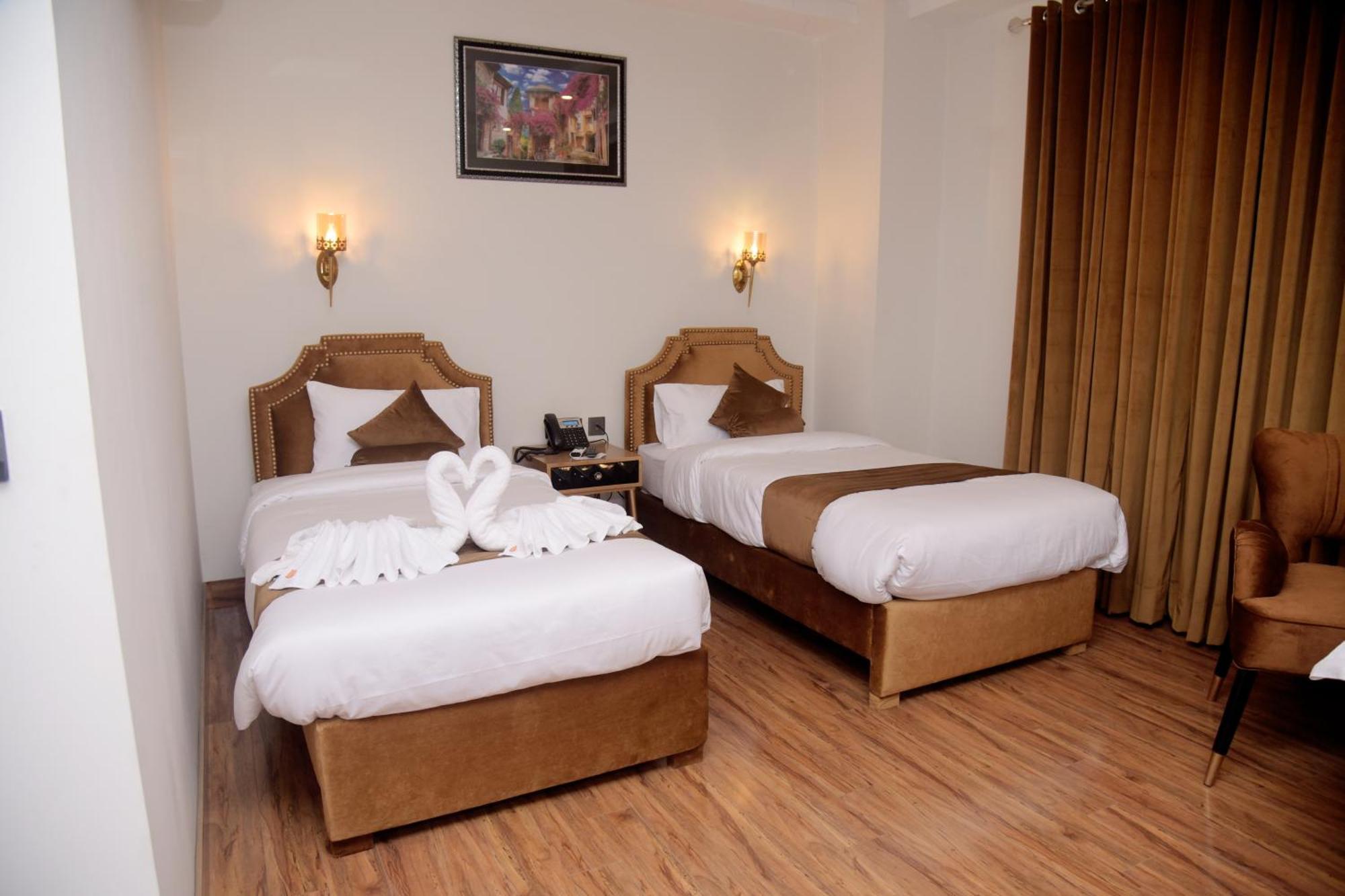 The Rich Hotel & Apartments Lahore Exterior foto
